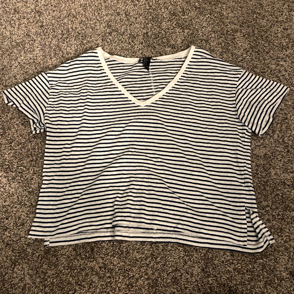 Forever 21 navy and white stripped cropped t-shirt